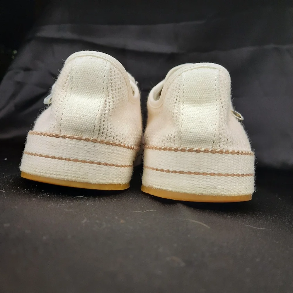 UGG CLAUDI Lace up Sneaker White 9 - Picture 3 of 7